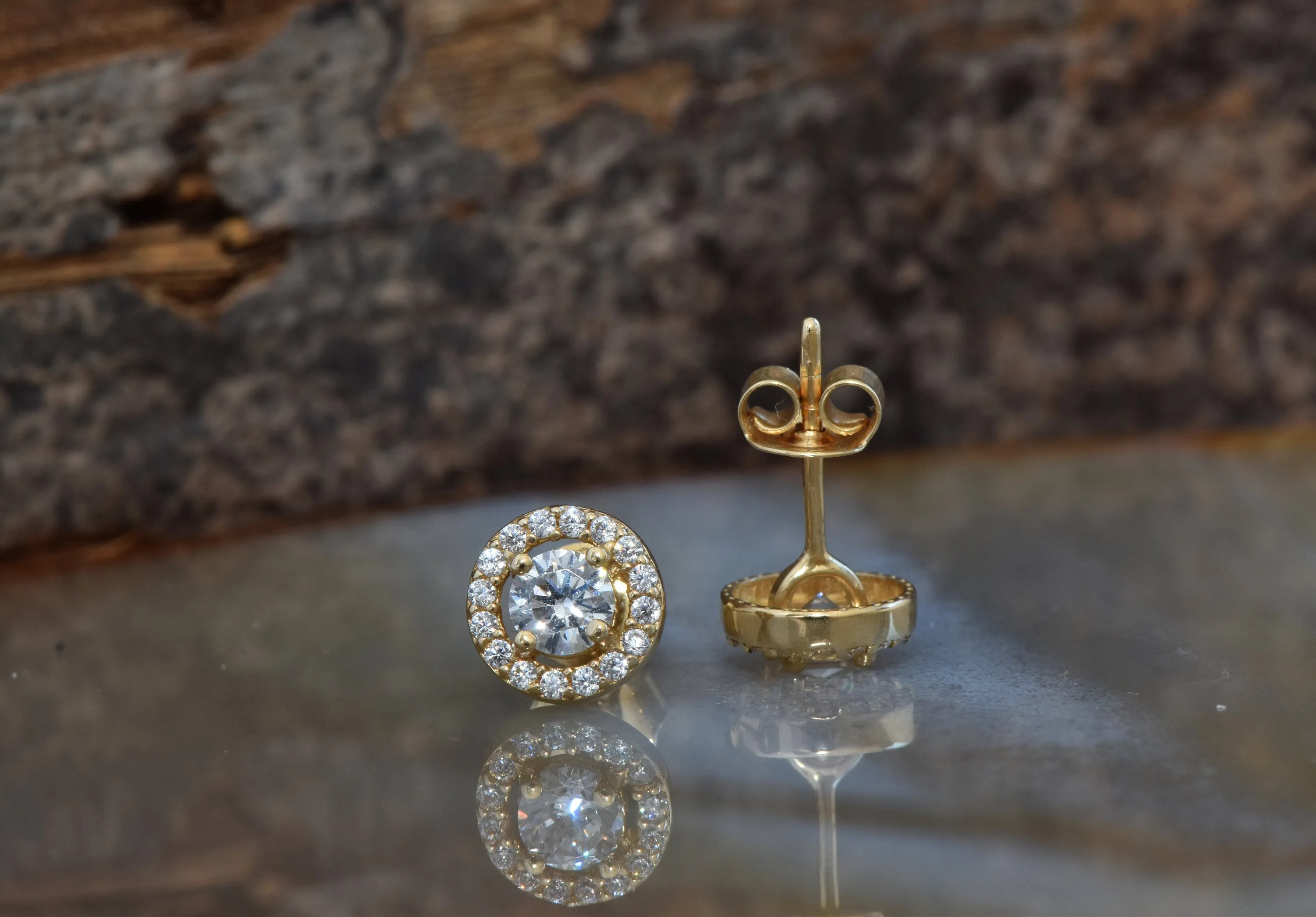 1 ct diamond halo stud earrings