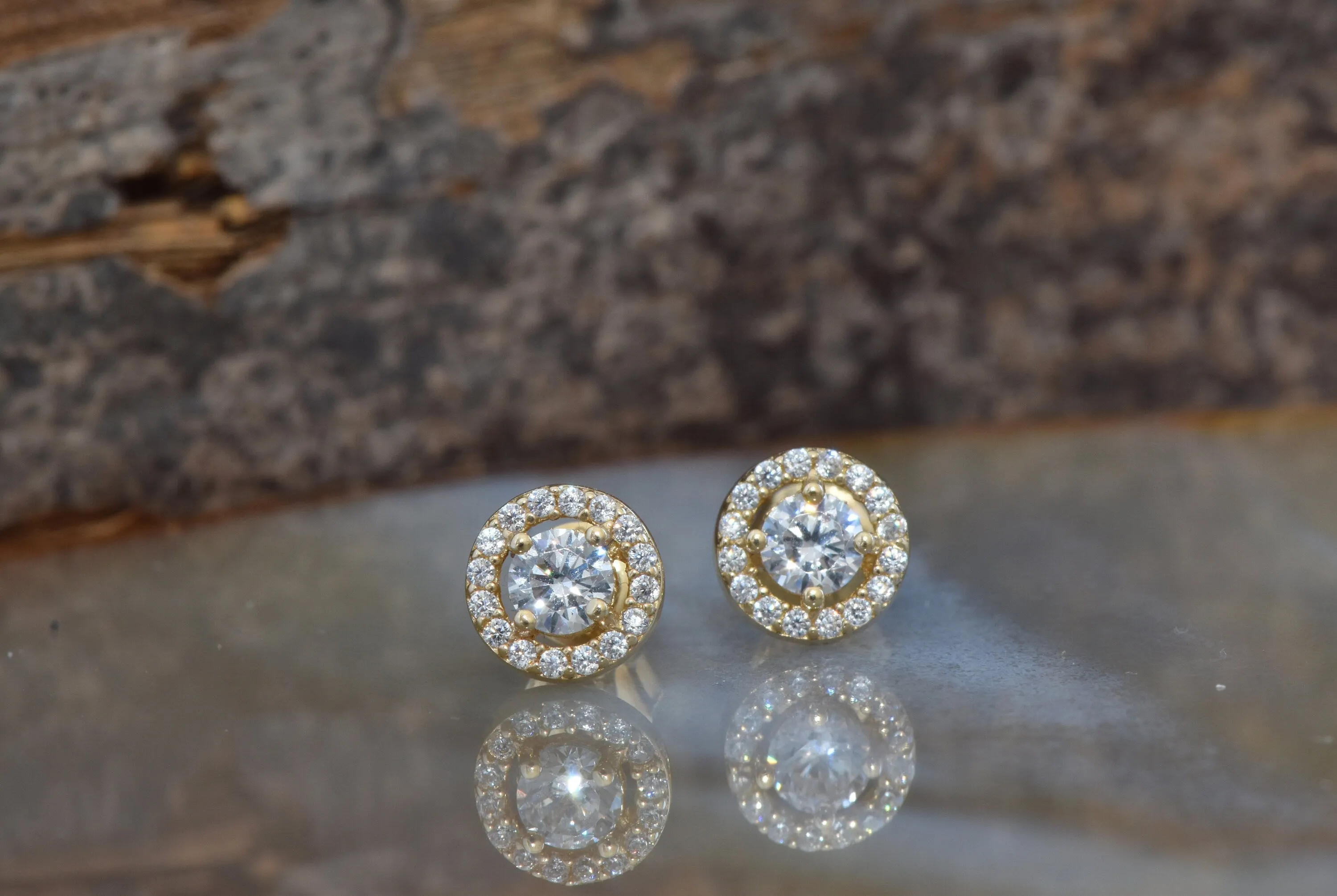 1 ct diamond halo stud earrings