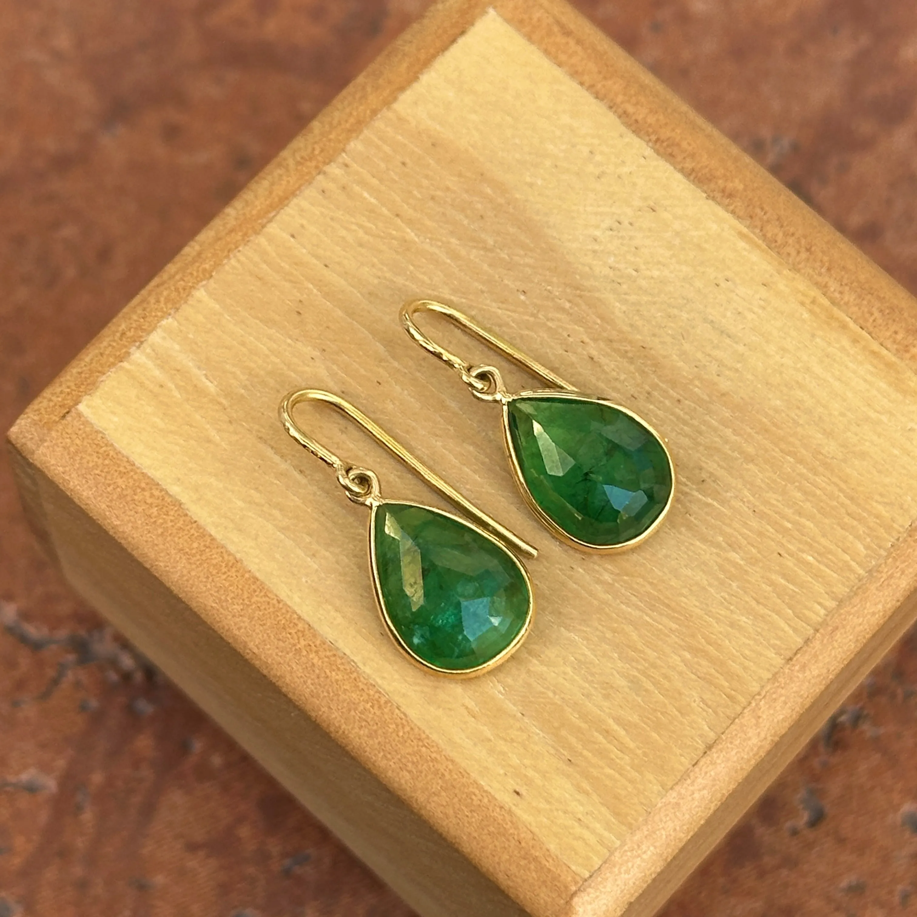 18KT Yellow Gold Bezel Pear Emerald Dangle Earrings