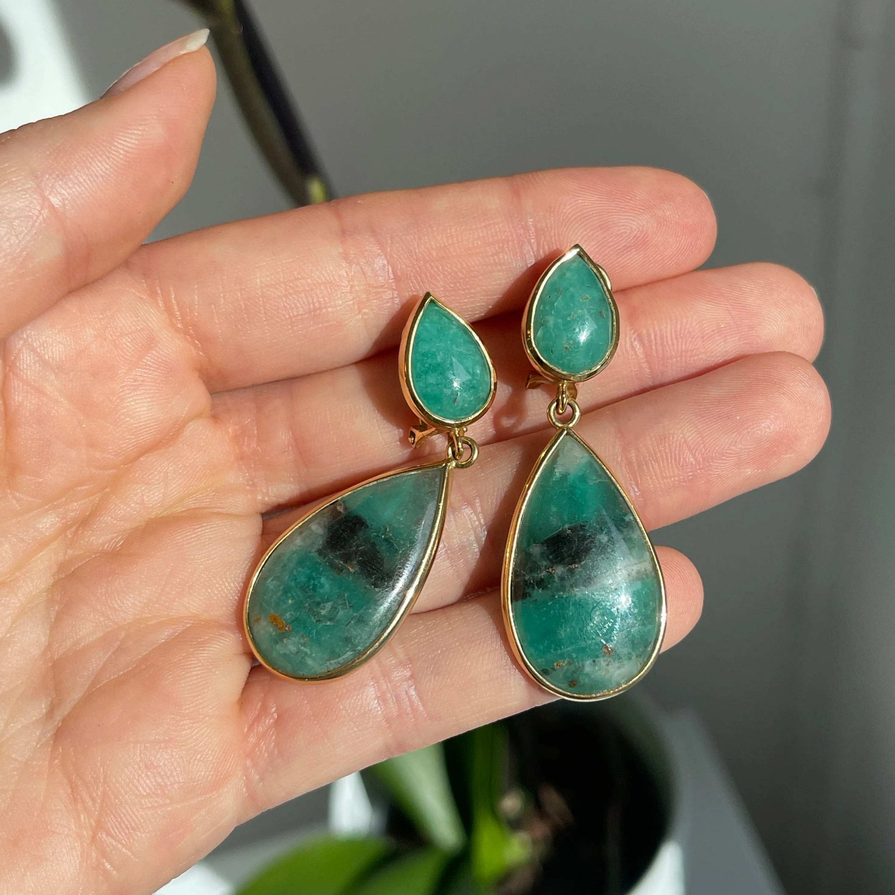 18KT Yellow Gold Cabochon Teardrop Bezel-Set Colombian Emerald Earrings