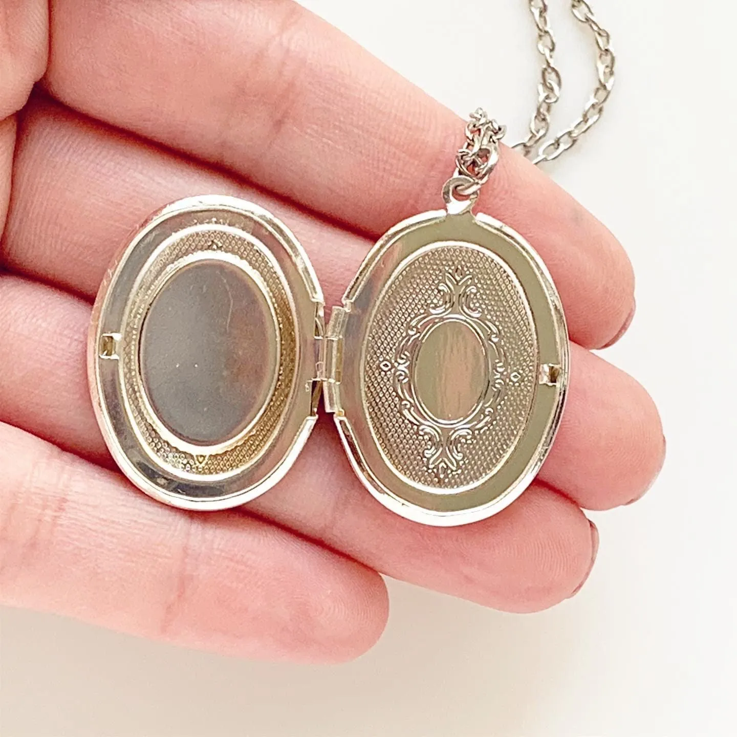 Anchor Cameo Locket Necklace in Silver