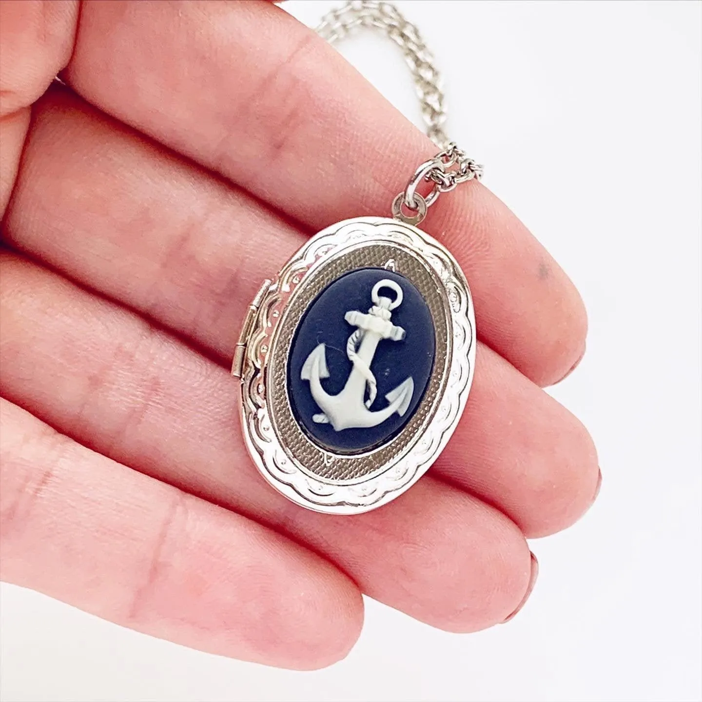 Anchor Cameo Locket Necklace in Silver