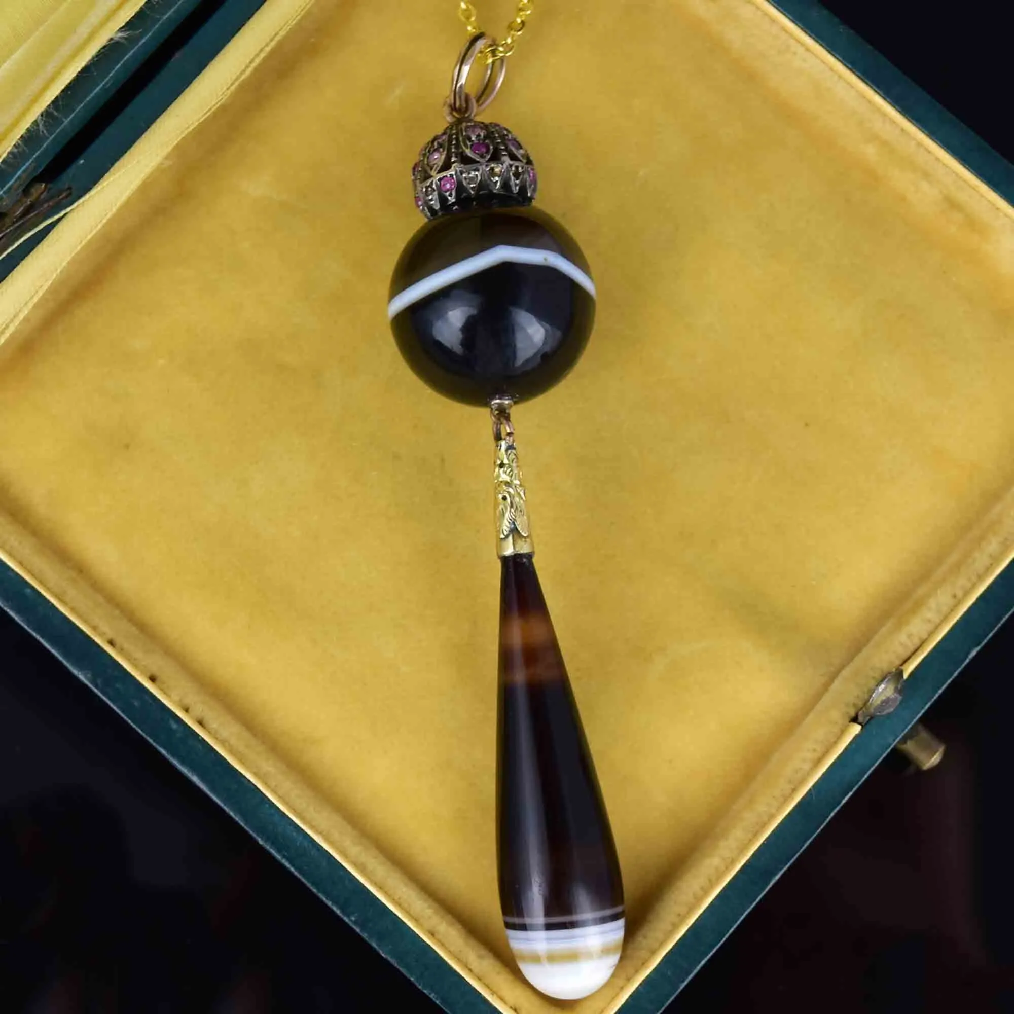 Antique Gold Large Banded Agate Ruby Pendant Necklace