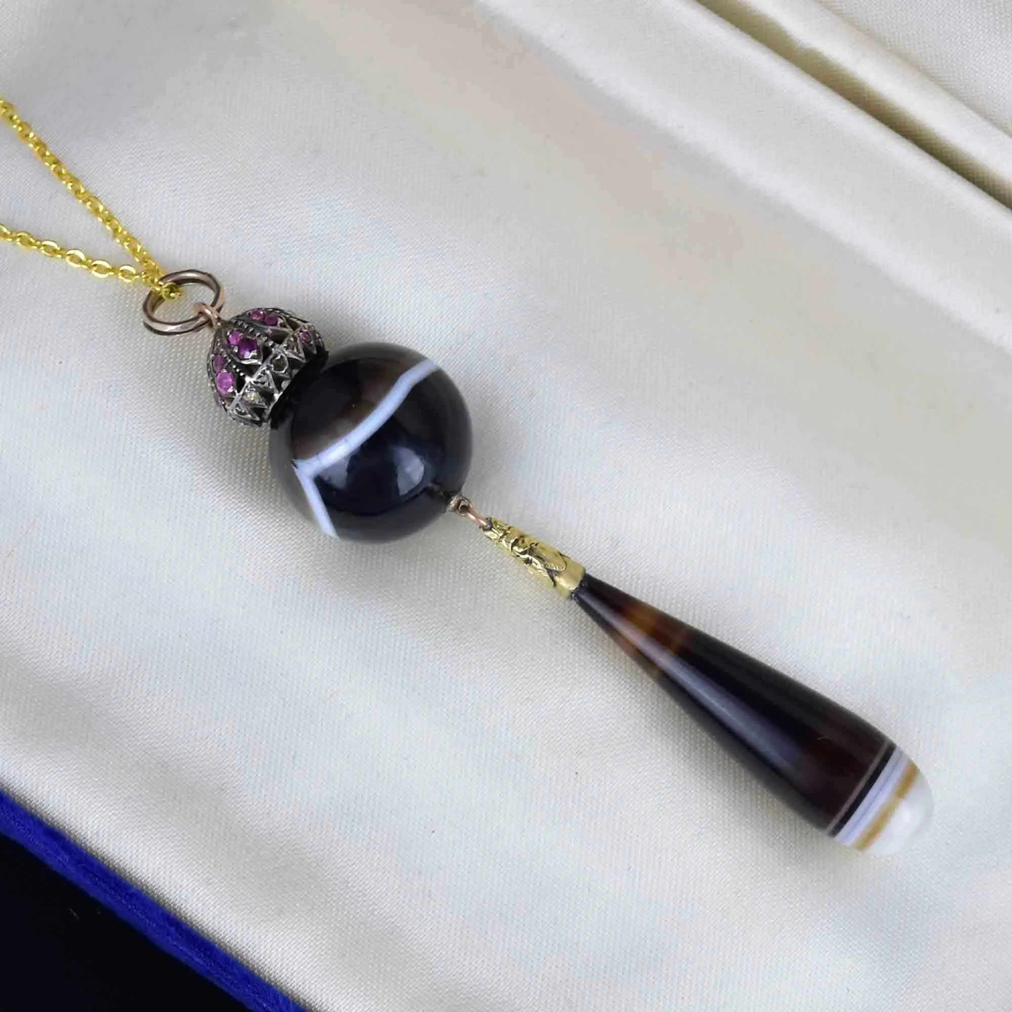 Antique Gold Large Banded Agate Ruby Pendant Necklace