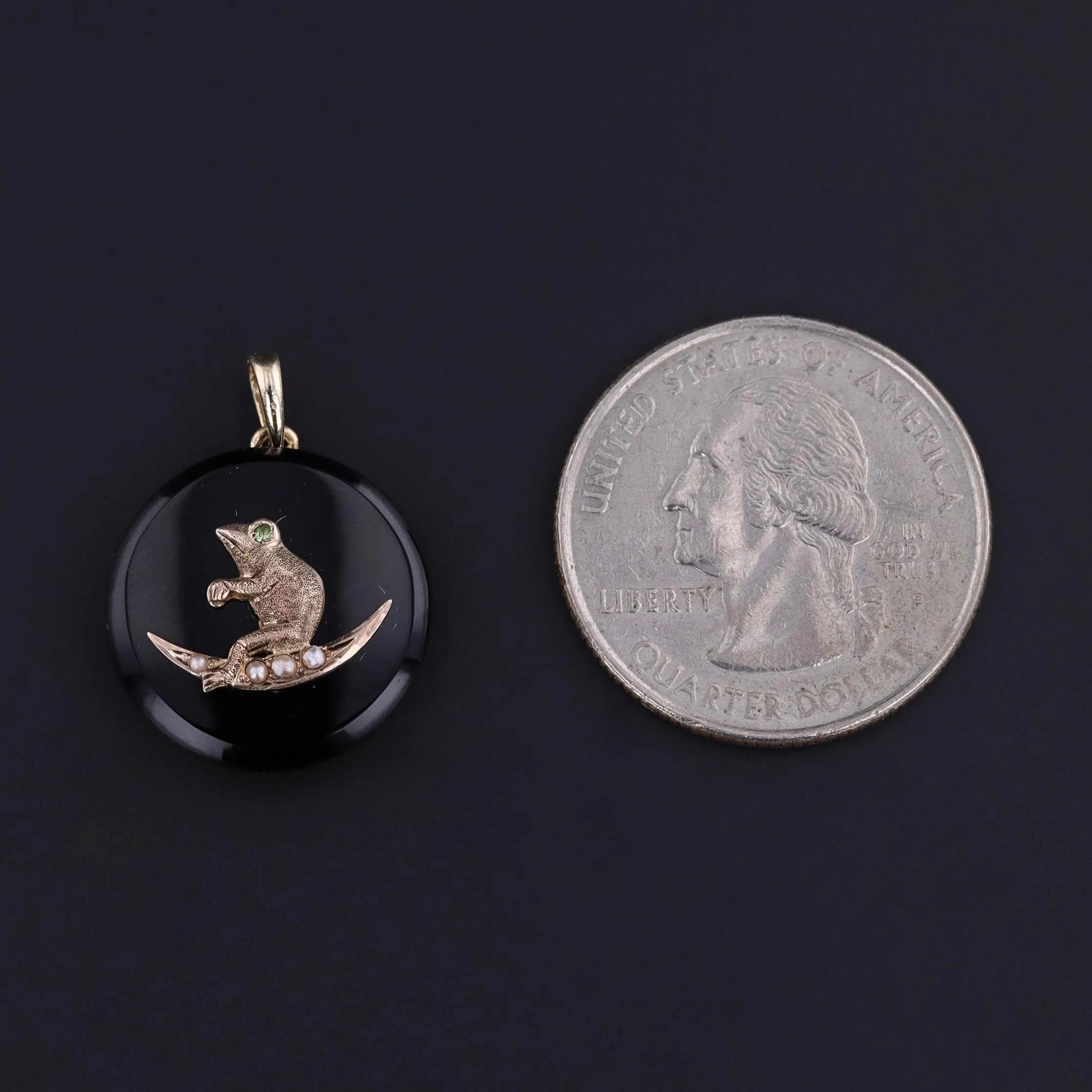 Antique Onyx Frog Pendant of 14k Gold