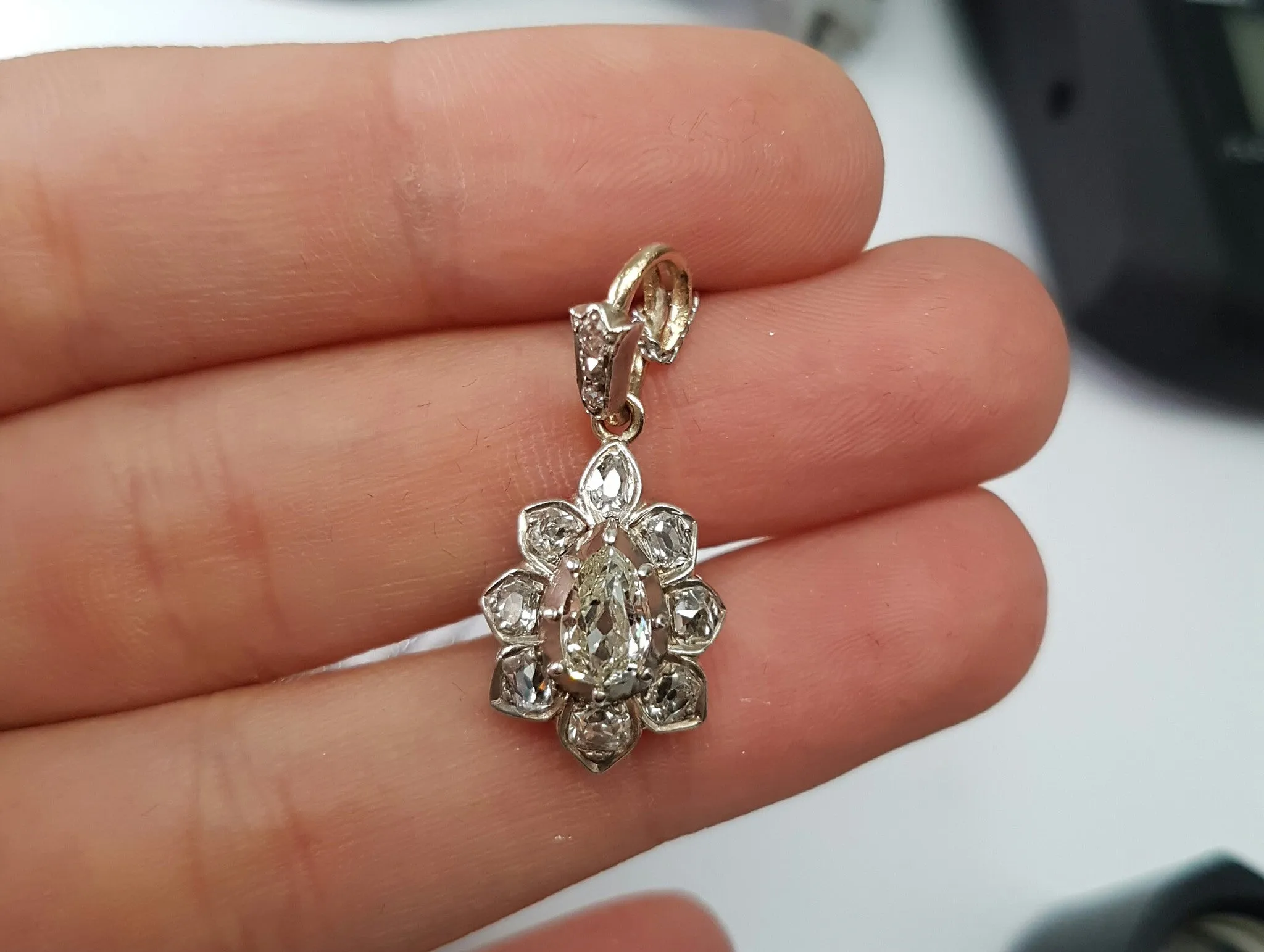 ANTIQUE PEAR CUT DIAMOND PENDANT IN SILVER AND GOLD
