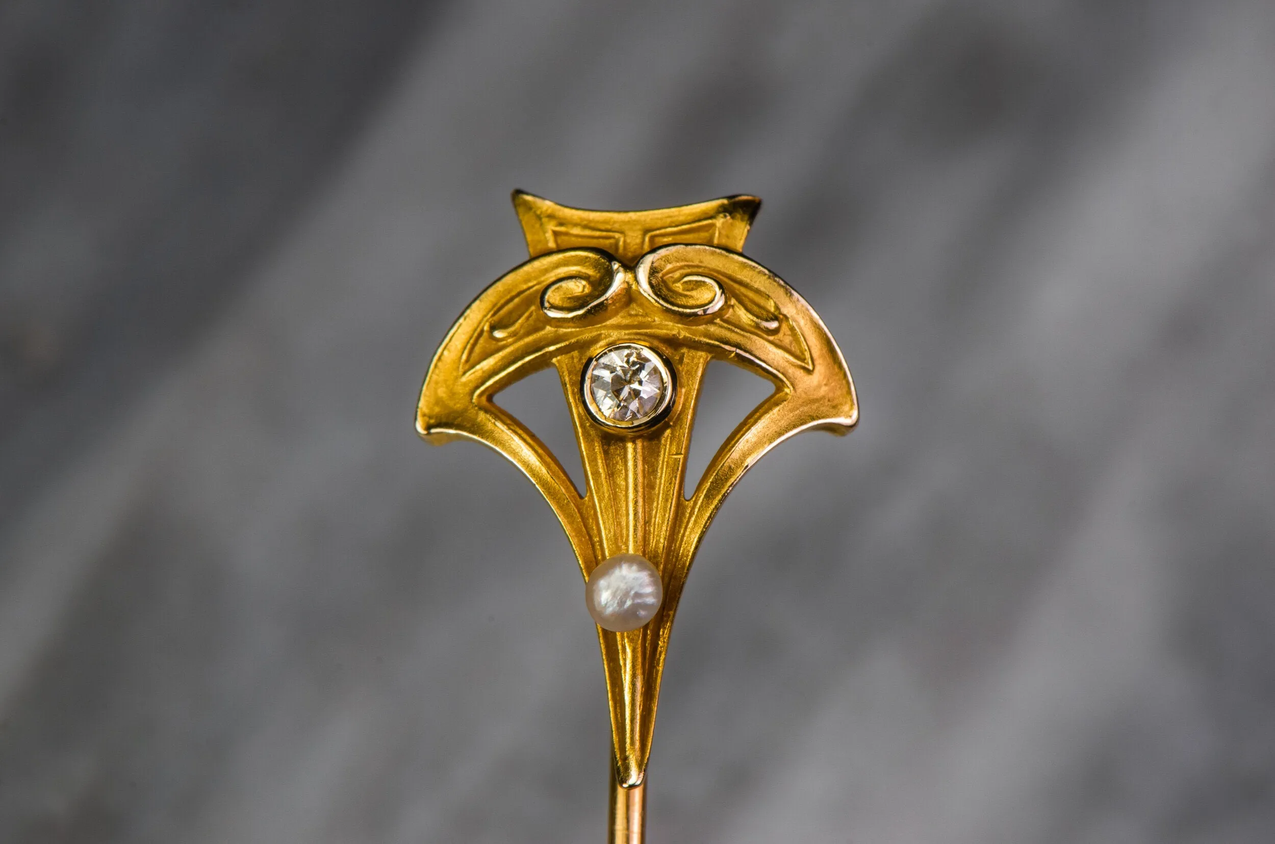 Art Nouveau 14k 0.04 CT Diamond & Lustrous Pearl Geometric Triangular Stick Pin