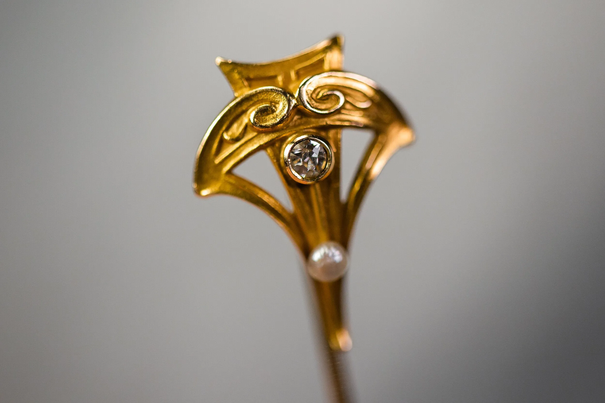 Art Nouveau 14k 0.04 CT Diamond & Lustrous Pearl Geometric Triangular Stick Pin