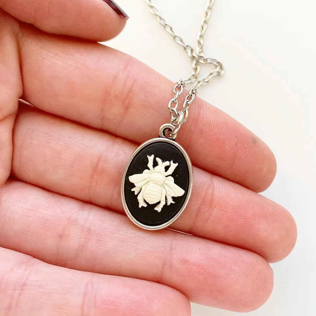 Bee Cameo Necklace Small Size in Silver
