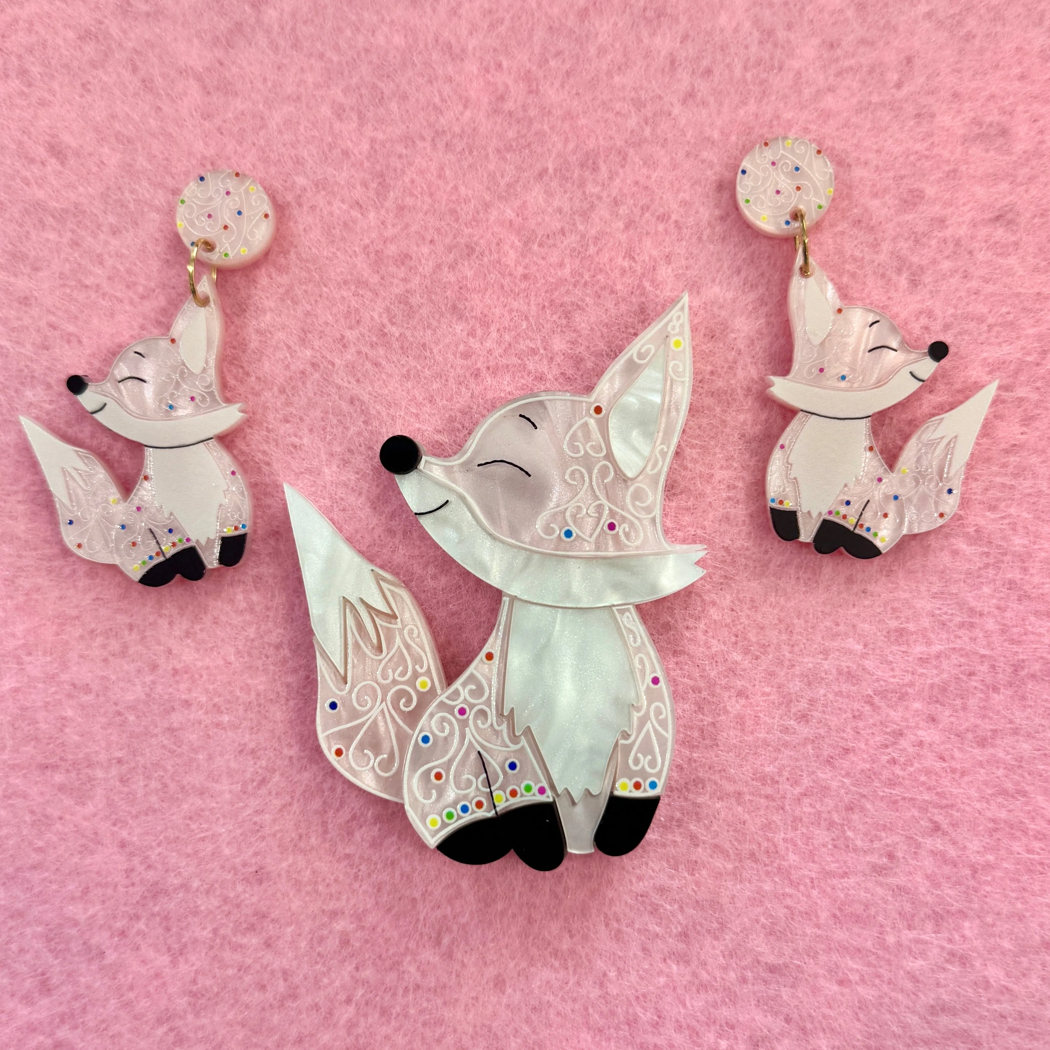 Biscuit the fox 🦊 - Brooch