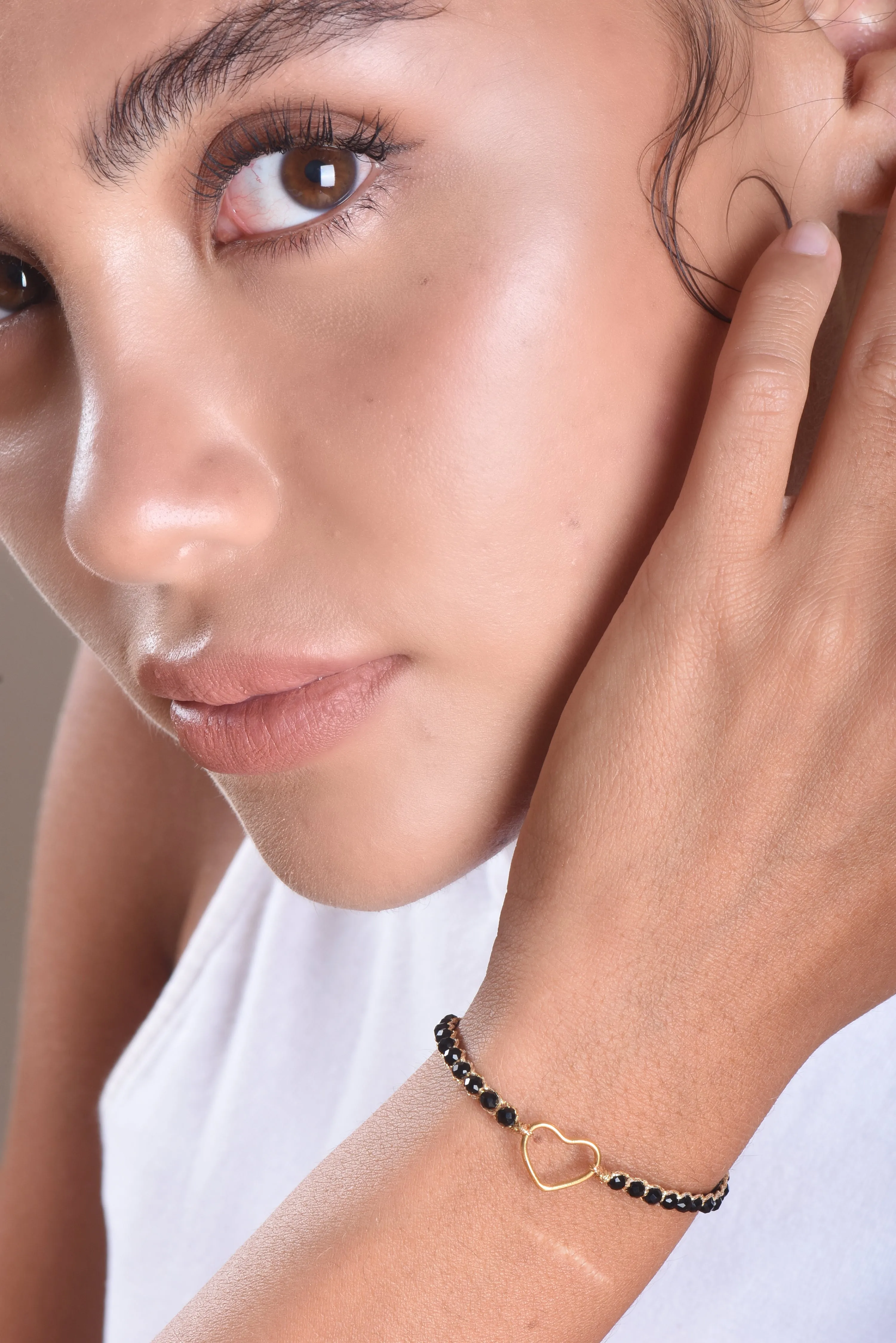 Black Spinel  Heart Bracelet | Gold