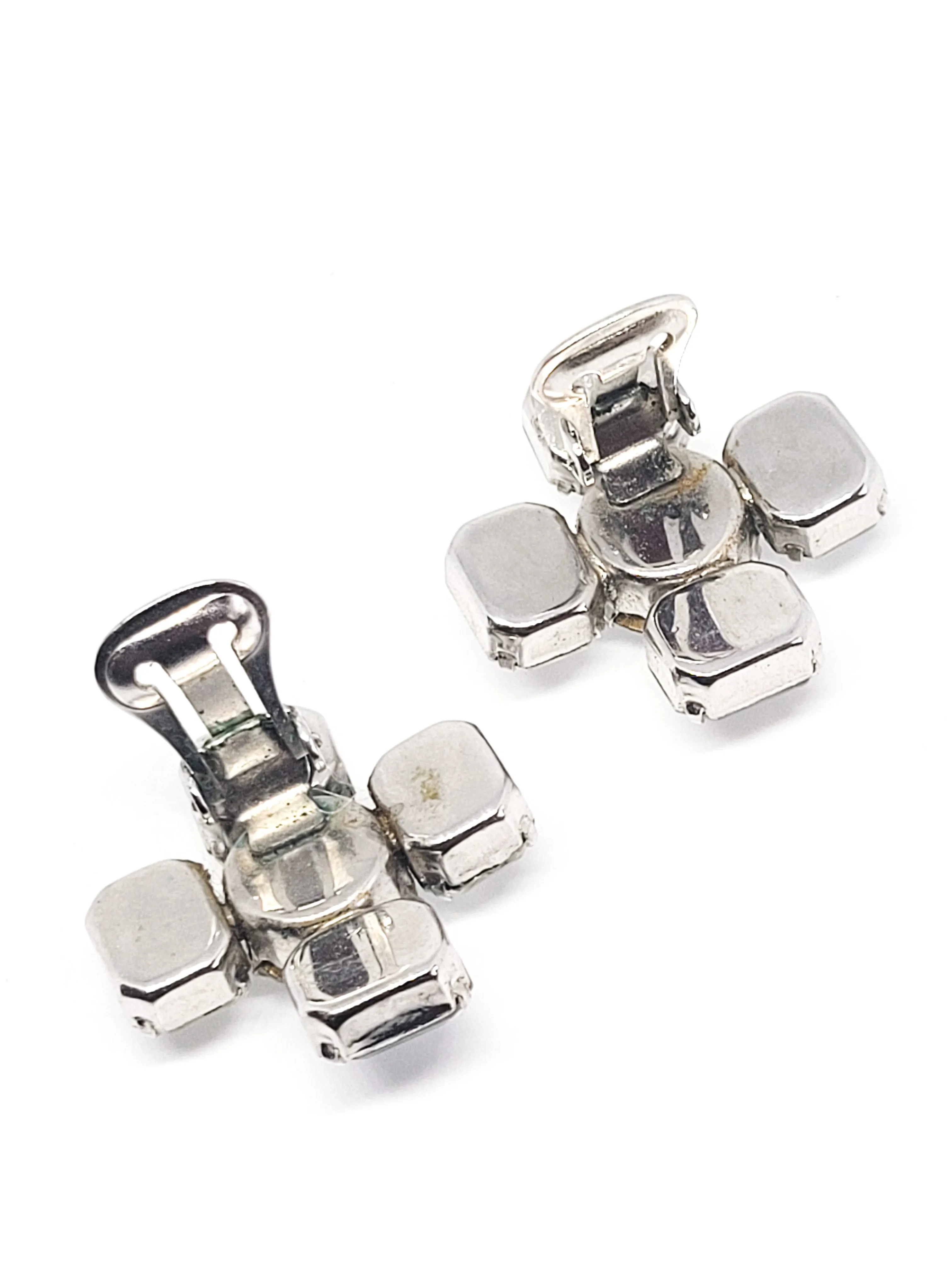 Brilliant bright emerald cut clear rhinestone flower vintage clip on earrings