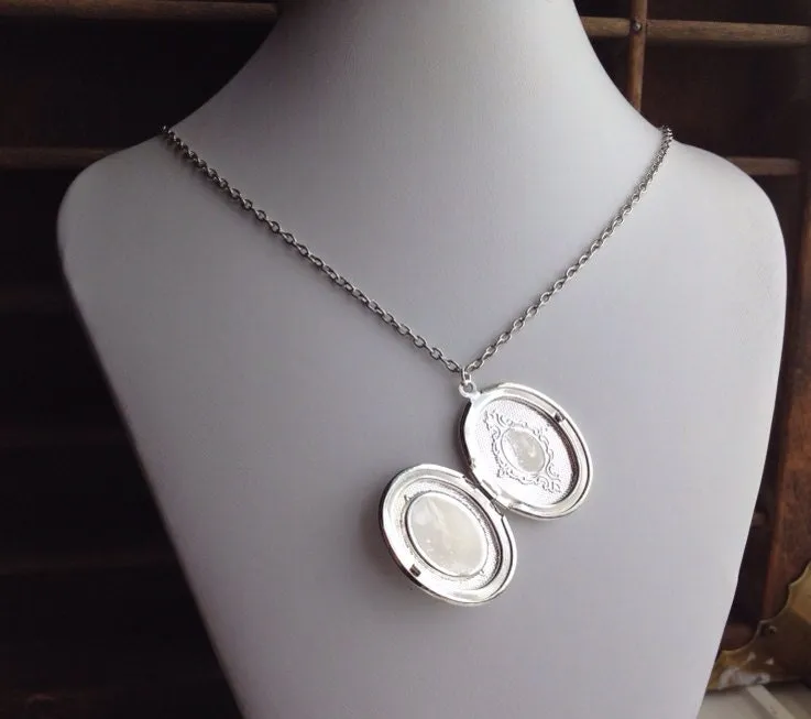 Cameo Locket Necklace in Silver