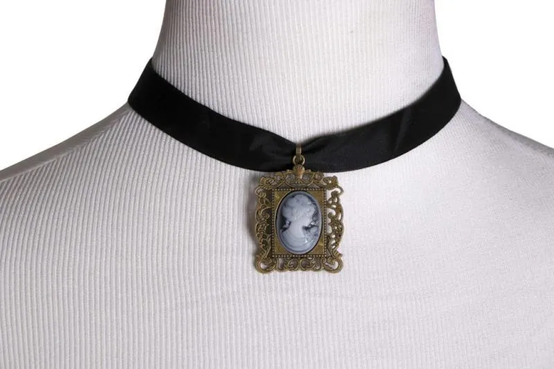 Choker Necklace with Cameo - Black
