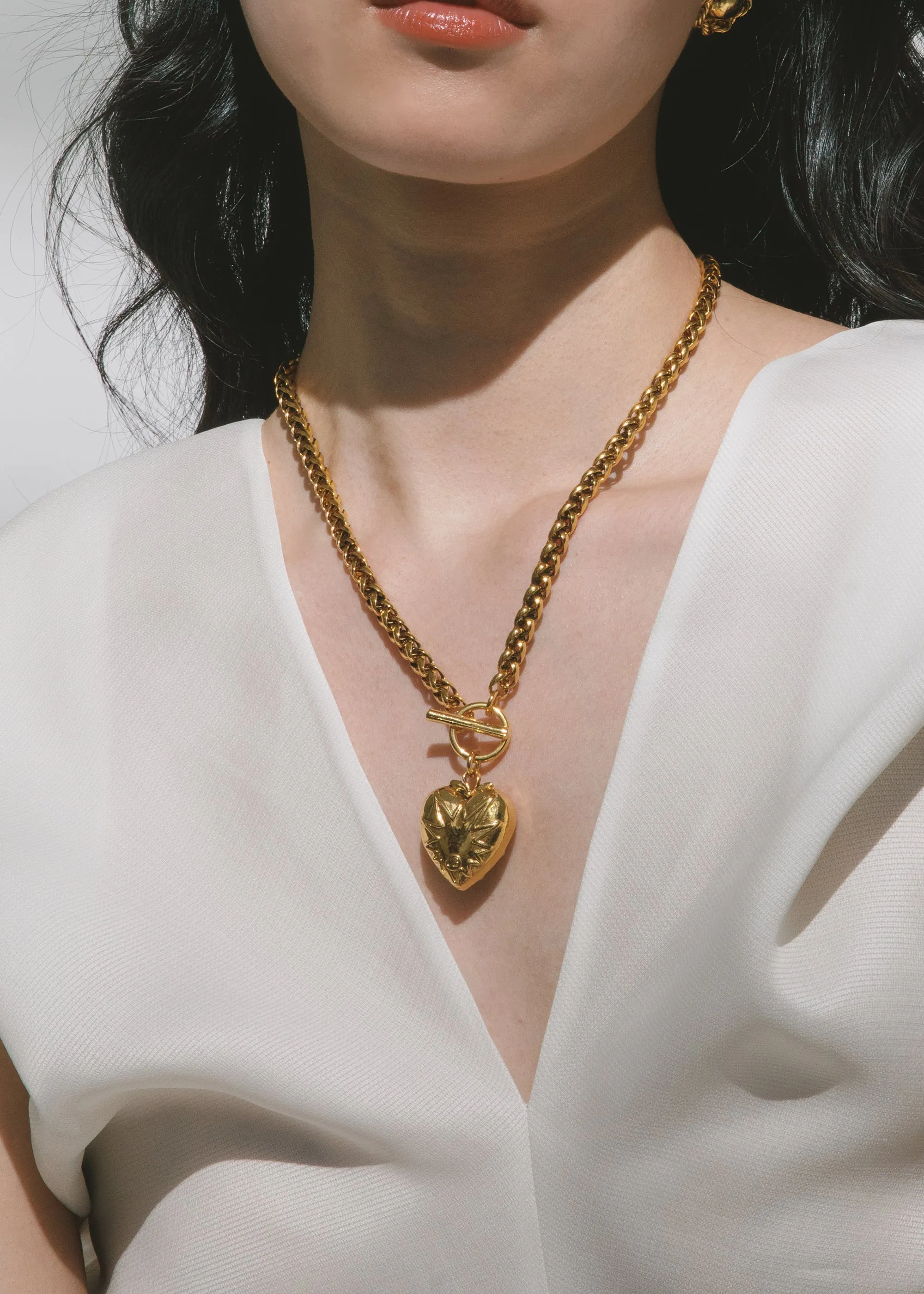 Corazon Necklace -- Gold