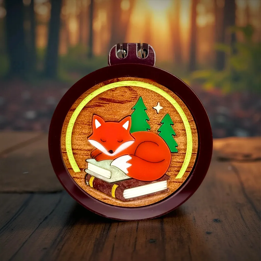 Cozy Fox 🦊 compact   - Brooch