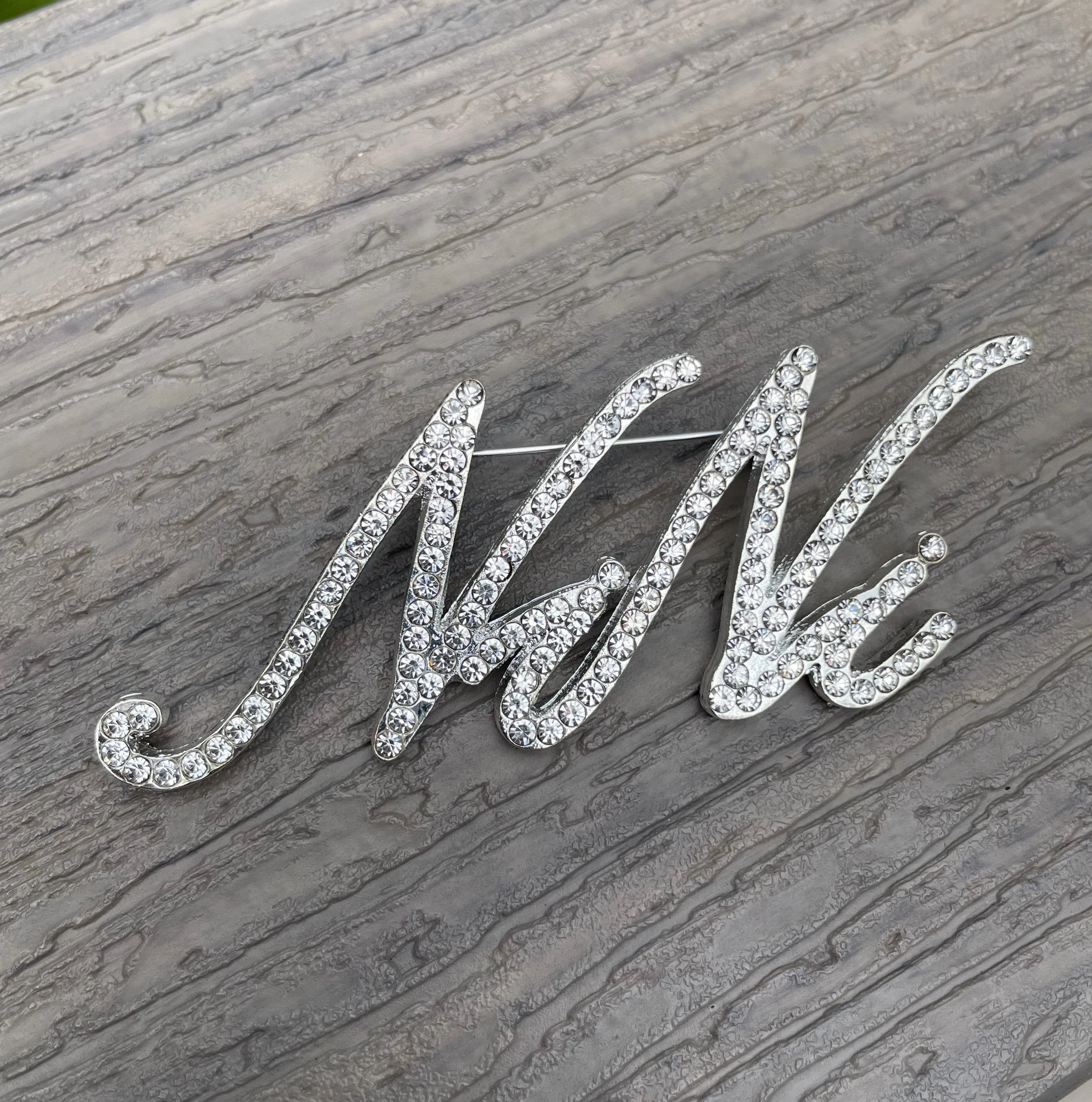Custom script Rhinestone Nini Brooch pin jewelry gift New with velvet pouch 3”