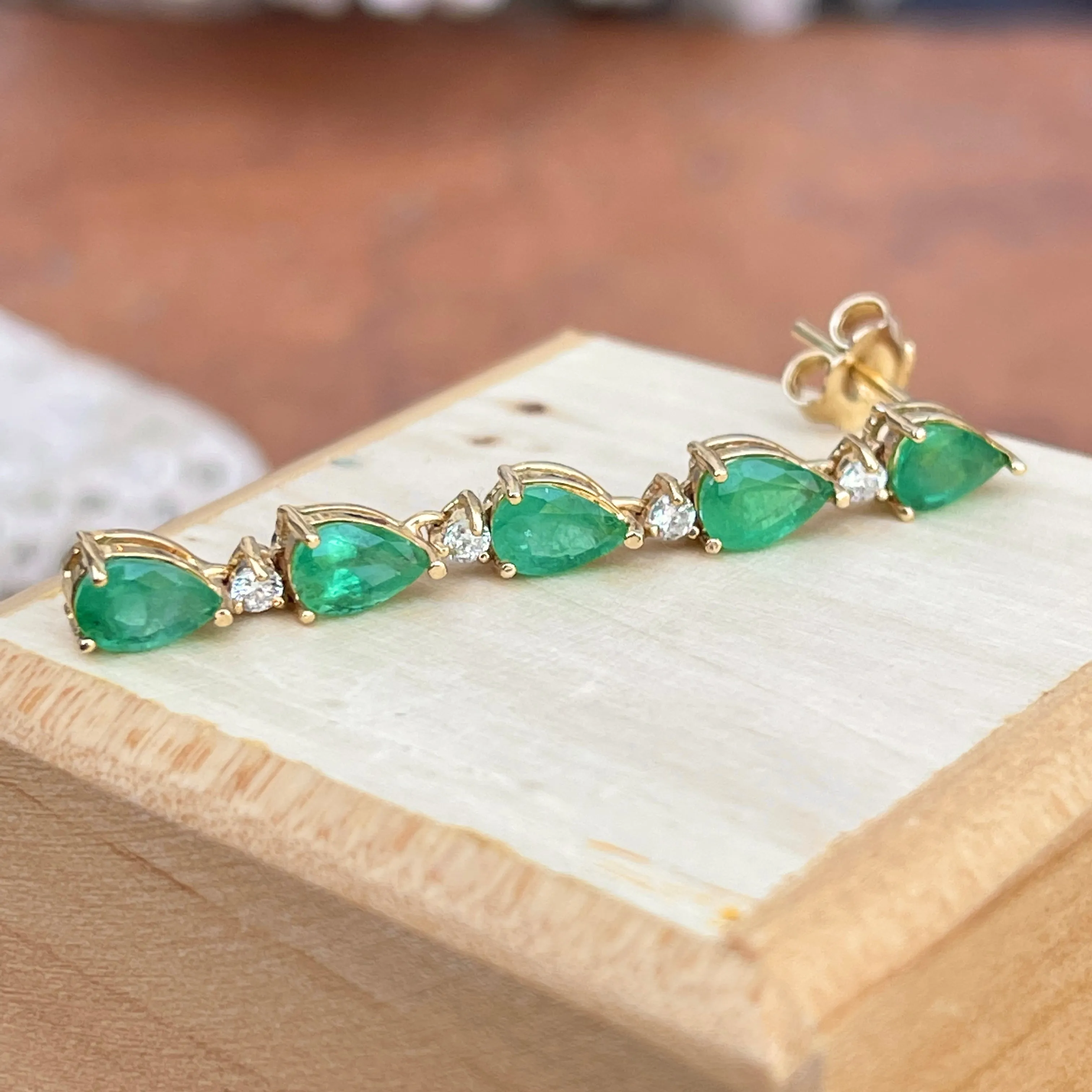 Estate 14KT Yellow Gold Pear Emerald   Diamond Cascading Earrings