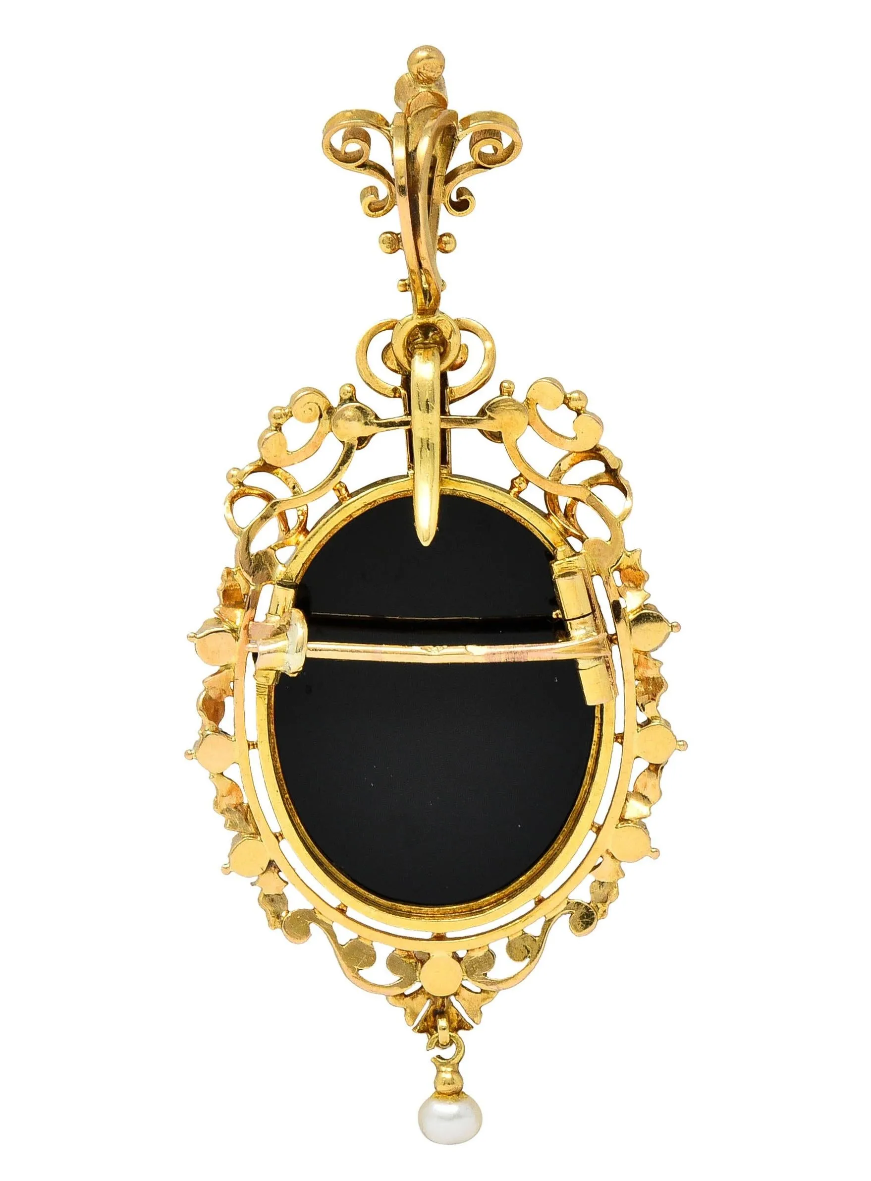 French Victorian Pearl Carved Agate Onyx 18 Karat Gold Neoclassical Women Antique Pendant Brooch