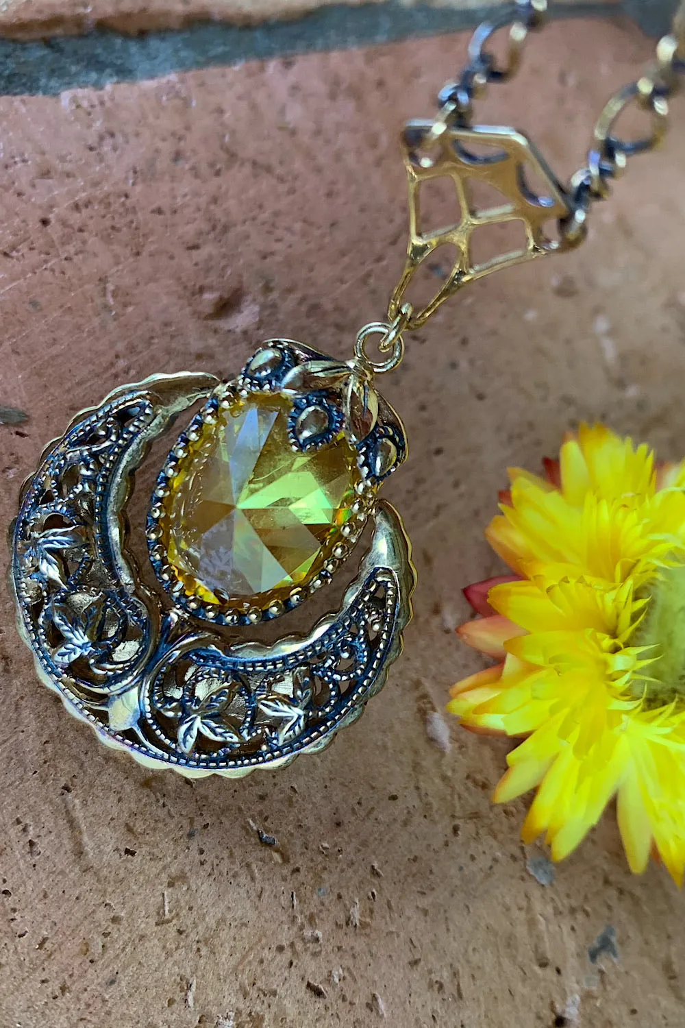 Gold Filagree Pendant Necklace