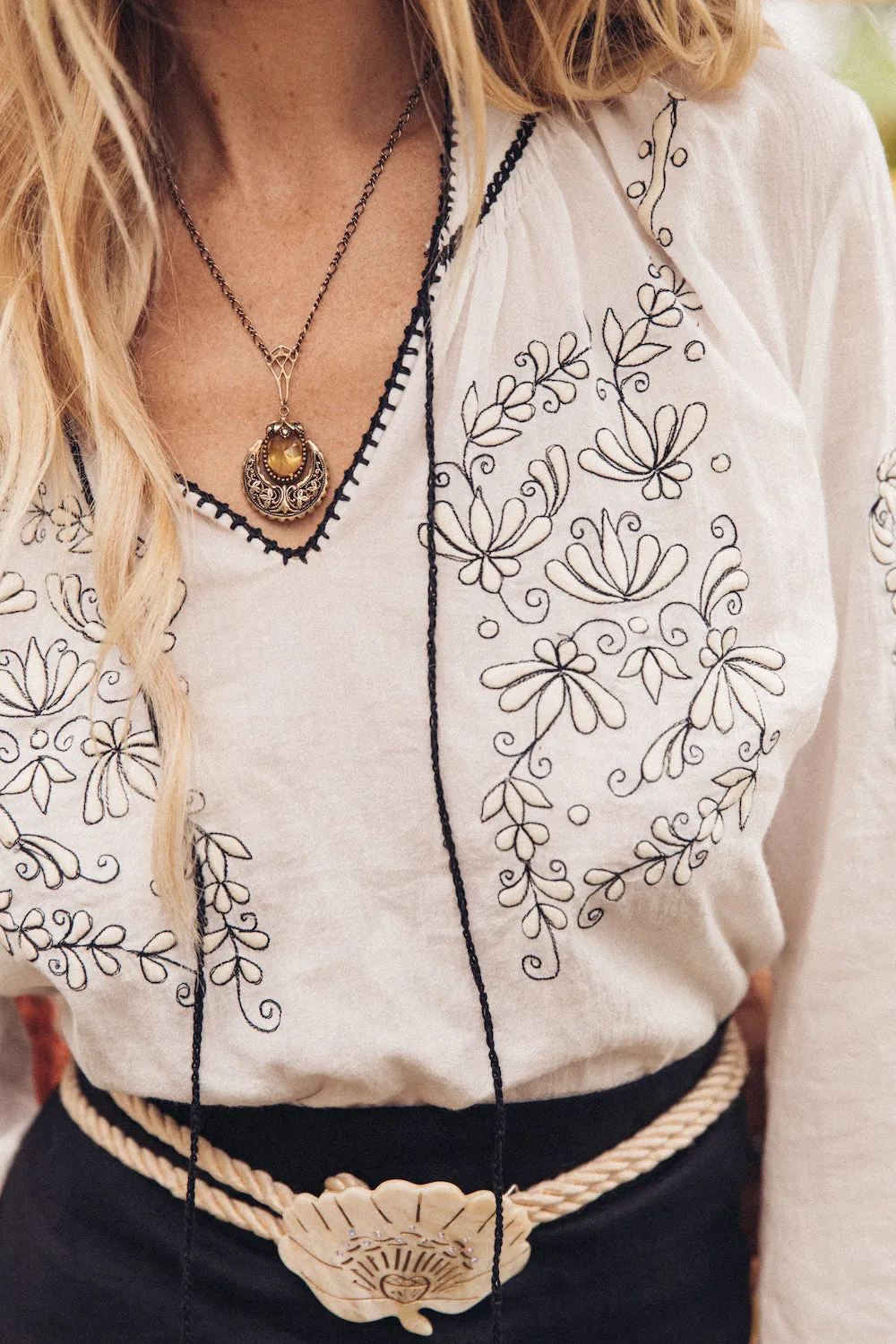 Gold Filagree Pendant Necklace