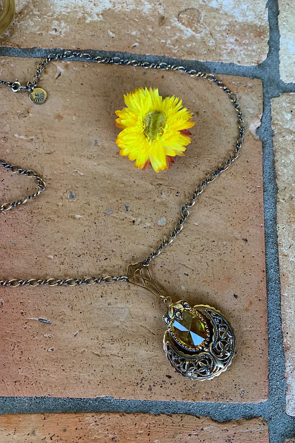 Gold Filagree Pendant Necklace
