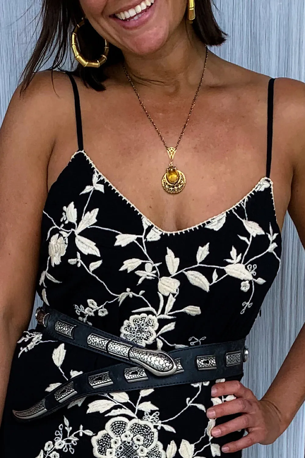 Gold Filagree Pendant Necklace