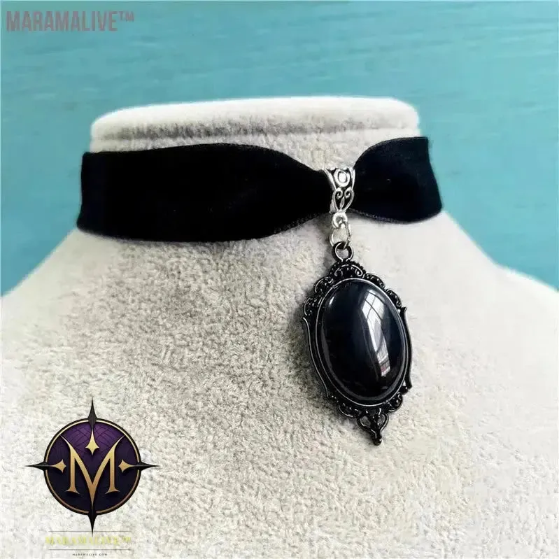 Gothic Vampire Cameo Pendant Choker Velvet Necklace For Women Fashion Pagan Witchcraft Jewelry Girls Gifts Creative Choker 2022