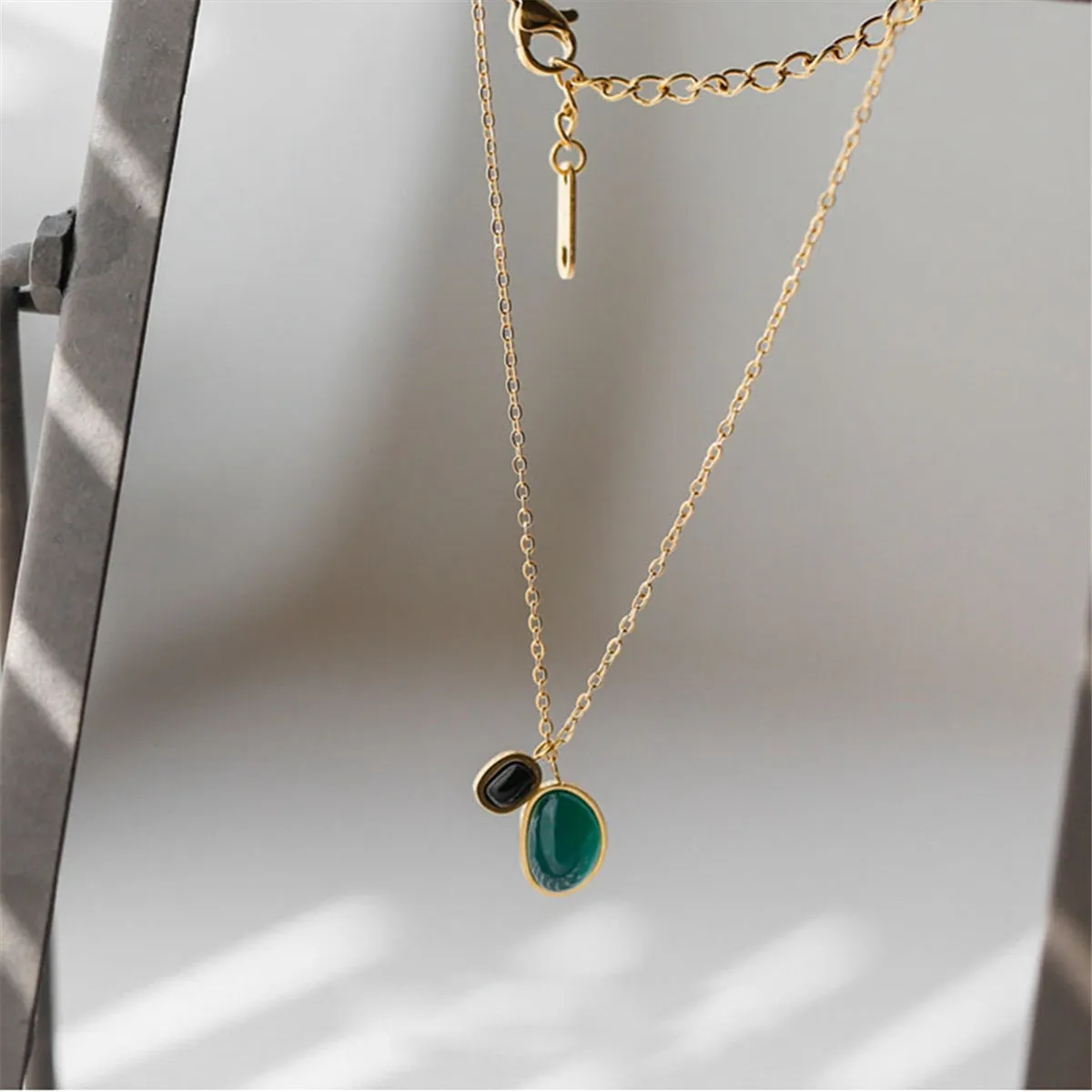 Green & Black Quartz Oval Charm Anklet