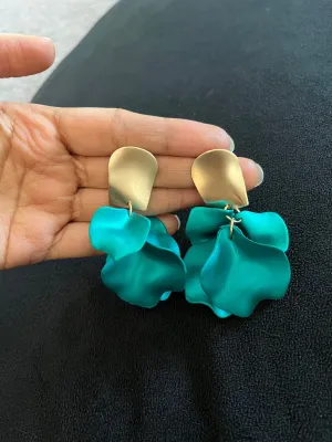 Green flower earrings , dark  green petal earrings , green acrylic earrings , rose petal earrings pine green forest