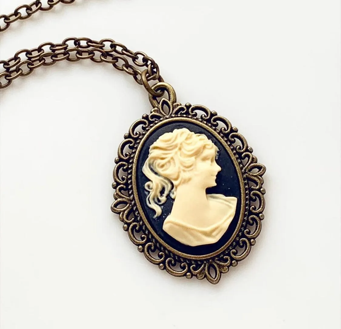 Lady Cameo Necklace in Bronze Medium Size