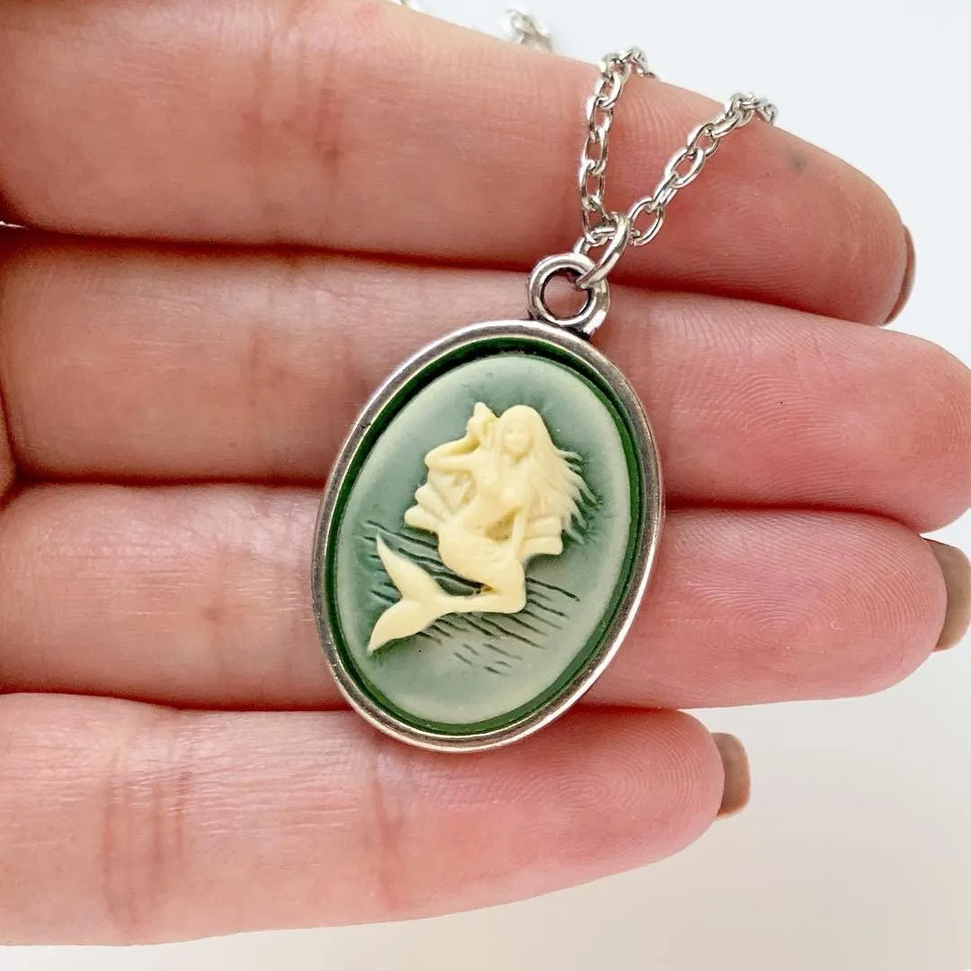 Mermaid Cameo Necklace in Silver