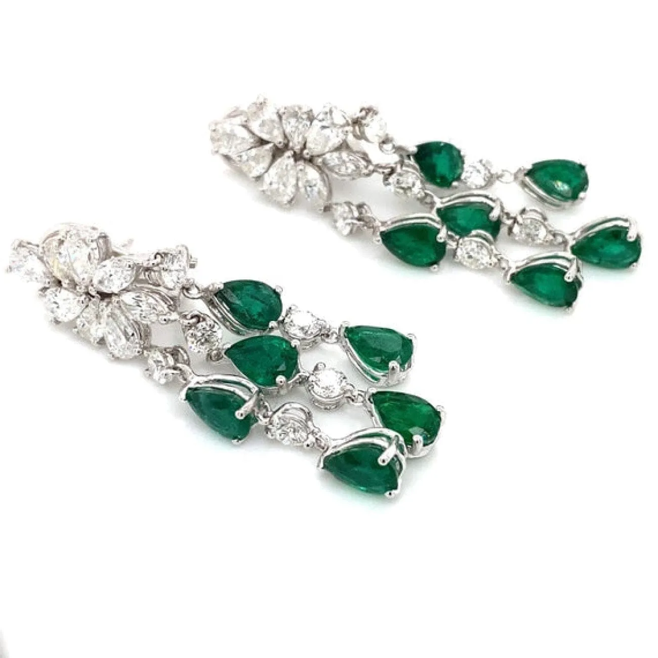 PEAR CUT EMERALD DIAMONDS CHANDELIER 18K EARRINGS