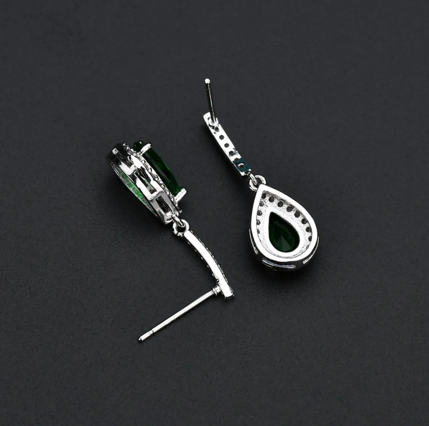 Pear Shape Earrings | Teardrop Earrings | Diamond Earrings | Teardrop Earrings | Sapphire Earrings | Blue Diamond Earrings