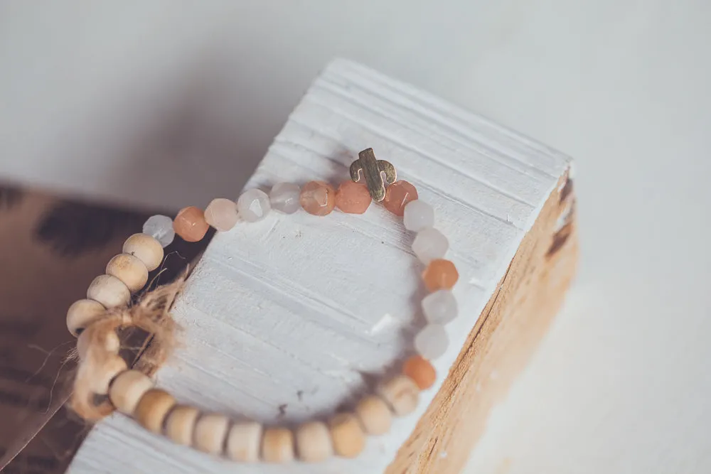 PINKY DESERT DIFFUSER BRACELET
