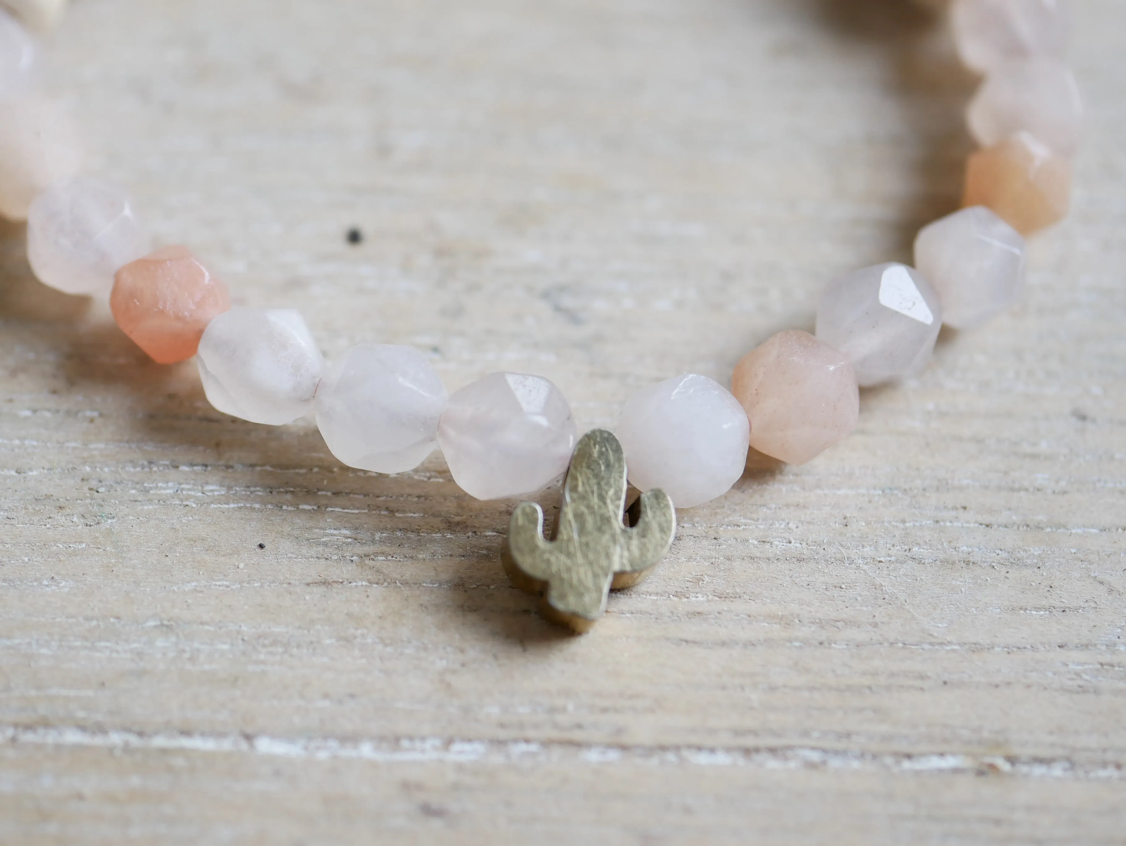 PINKY DESERT DIFFUSER BRACELET