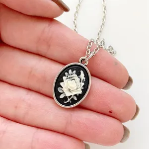 Rose Cameo Necklace Black / Silver Small Size