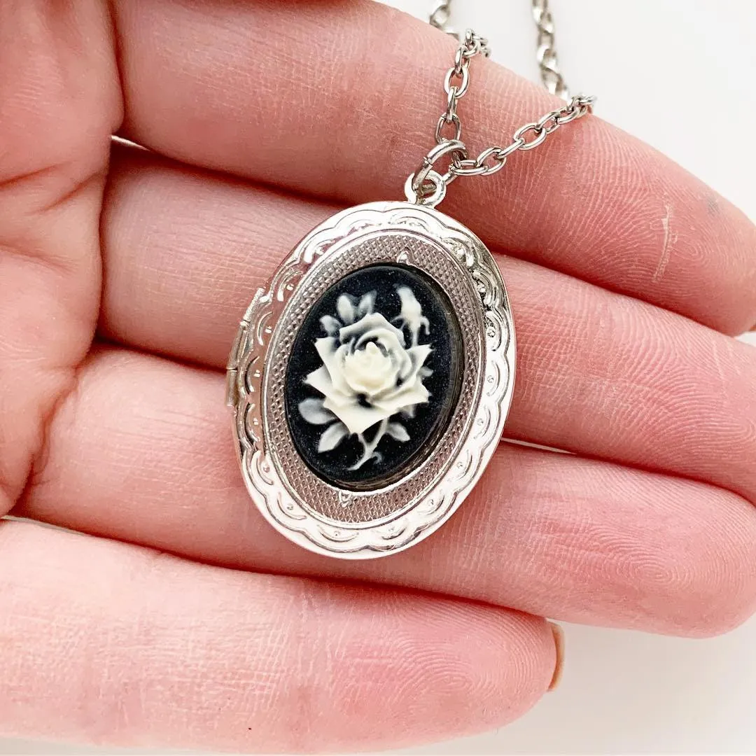 Rose Locket Cameo Necklace Black / Silver