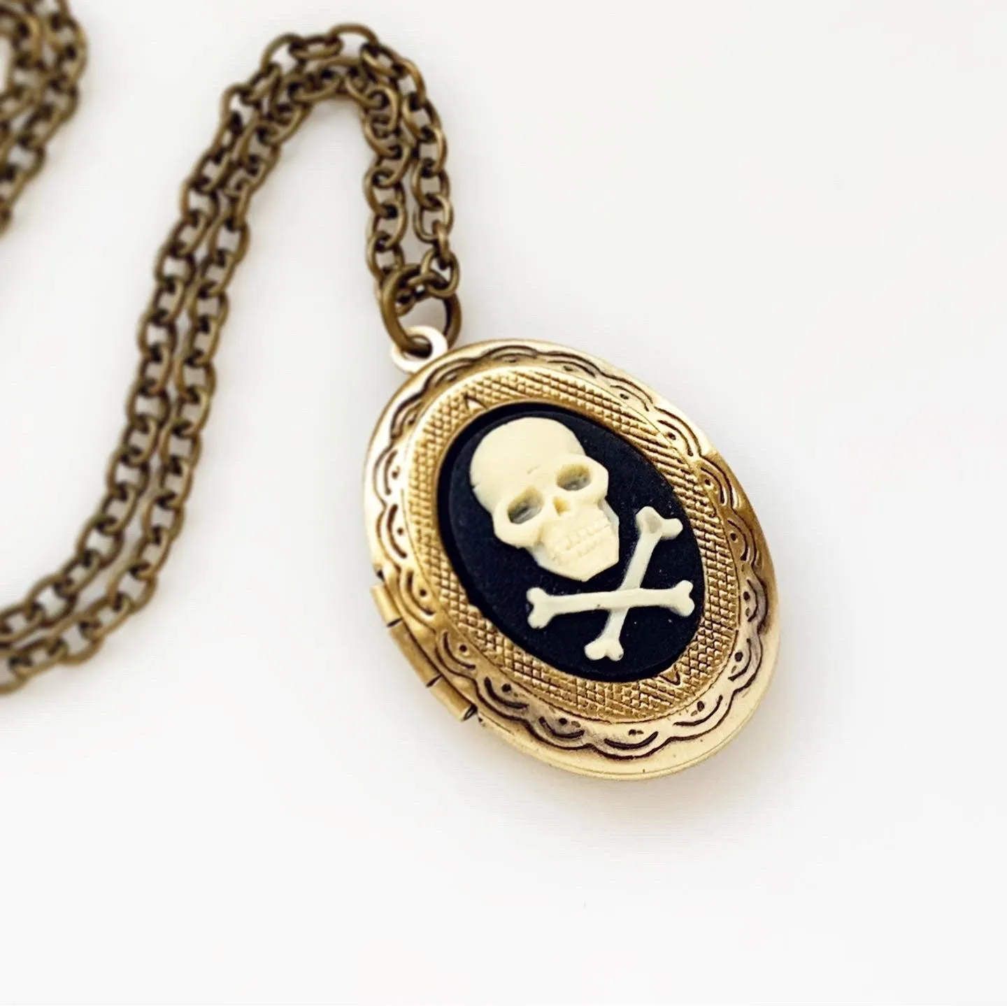 Skull and Crossbones Cameo Locket Necklace - Bronze
