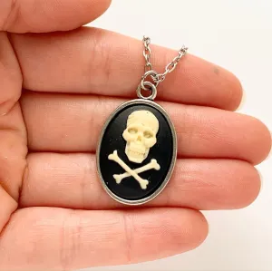 Skull and Crossbones Cameo Necklace in Silver