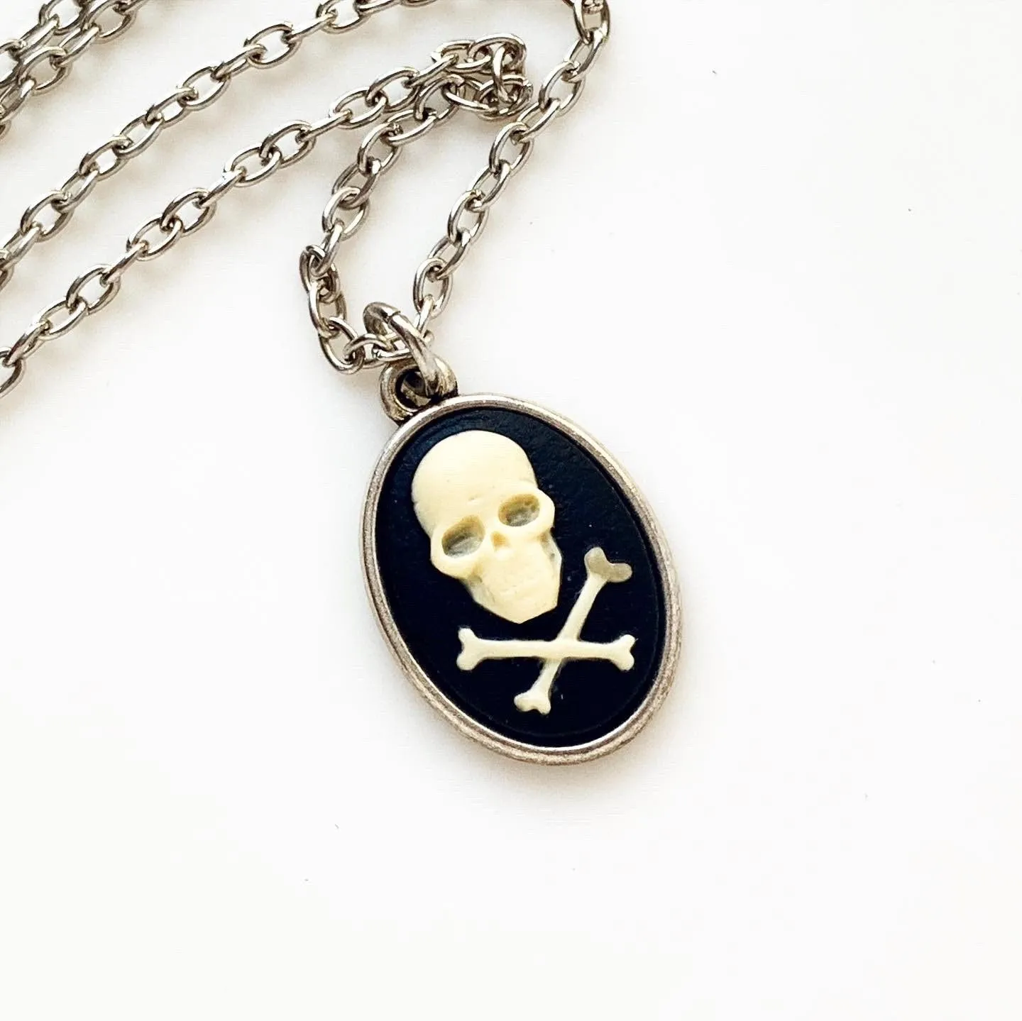 Skull and Crossbones Cameo Necklace / Silver - Small Size