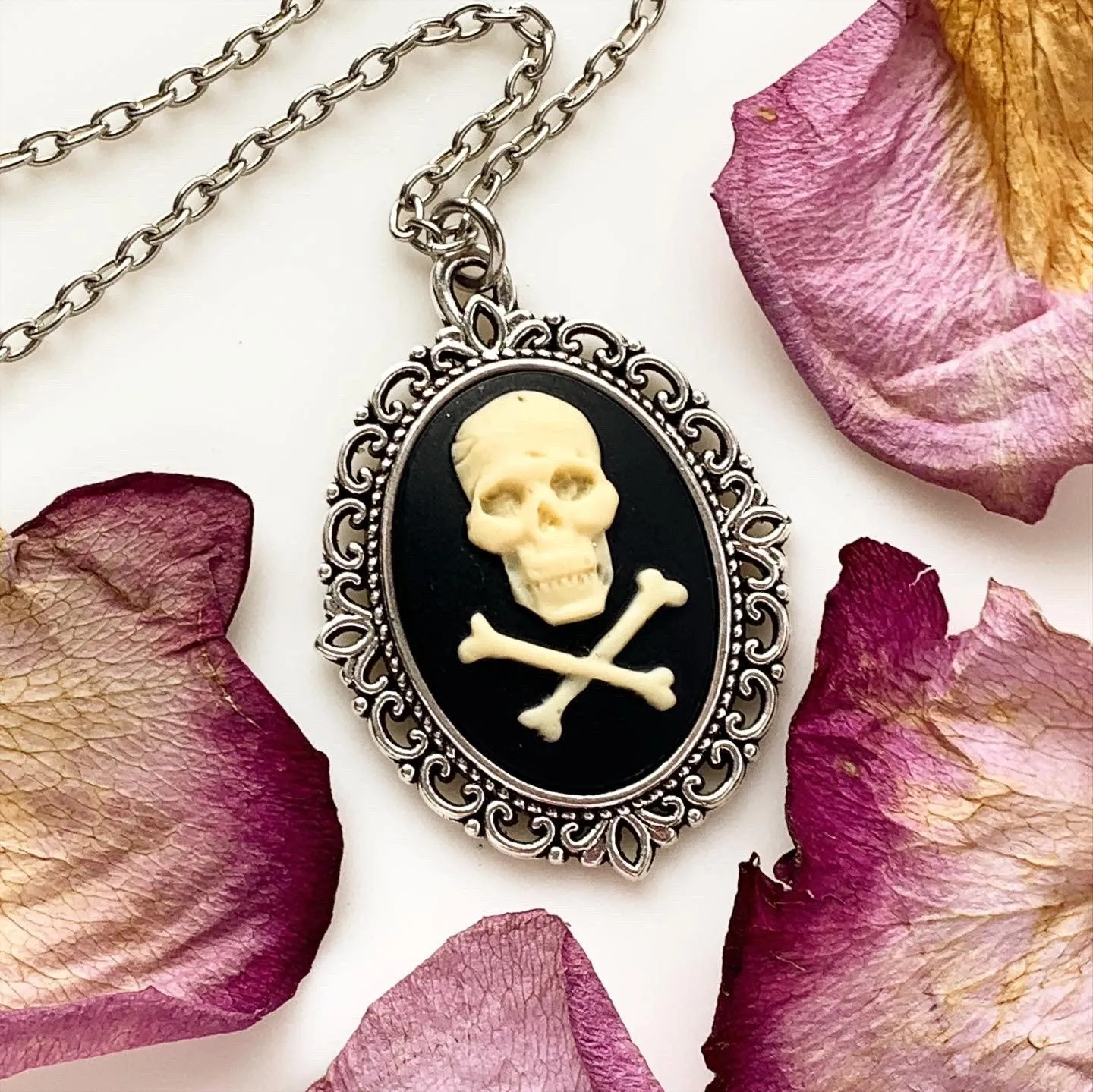Skull and Crossbones Cameo Necklace / Silver