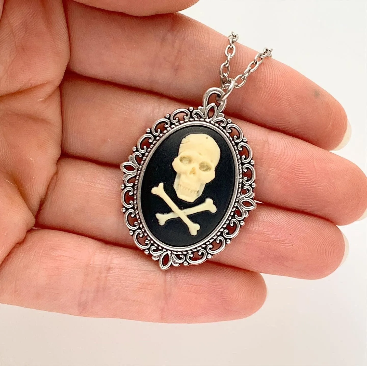 Skull and Crossbones Cameo Necklace / Silver