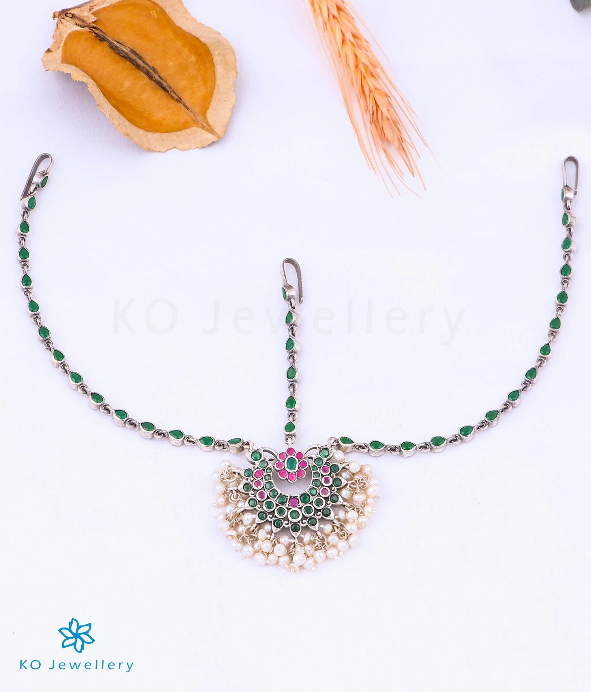 The Ishita Silver Kemp Maang Tikka