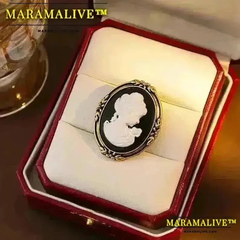 Vintage Cameo Elegant Queen Head Portrait Brooch For Women Antique Wedding Bridal Bouquet Clothing Jewelry 2X001