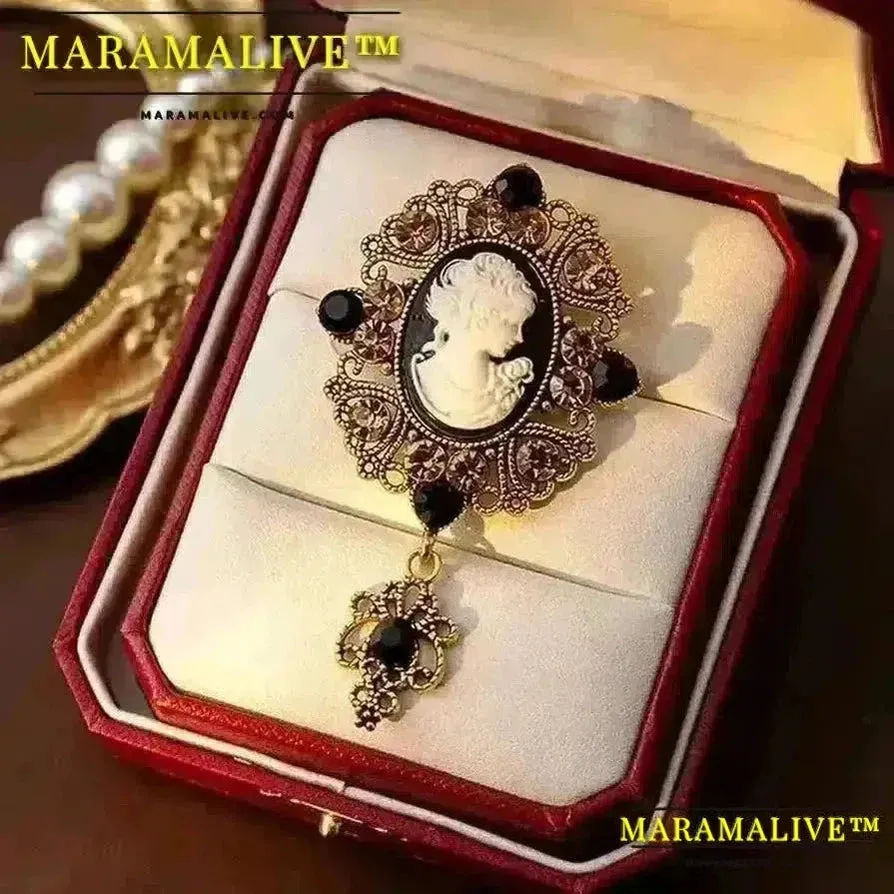 Vintage Cameo Elegant Queen Head Portrait Brooch For Women Antique Wedding Bridal Bouquet Clothing Jewelry 2X001