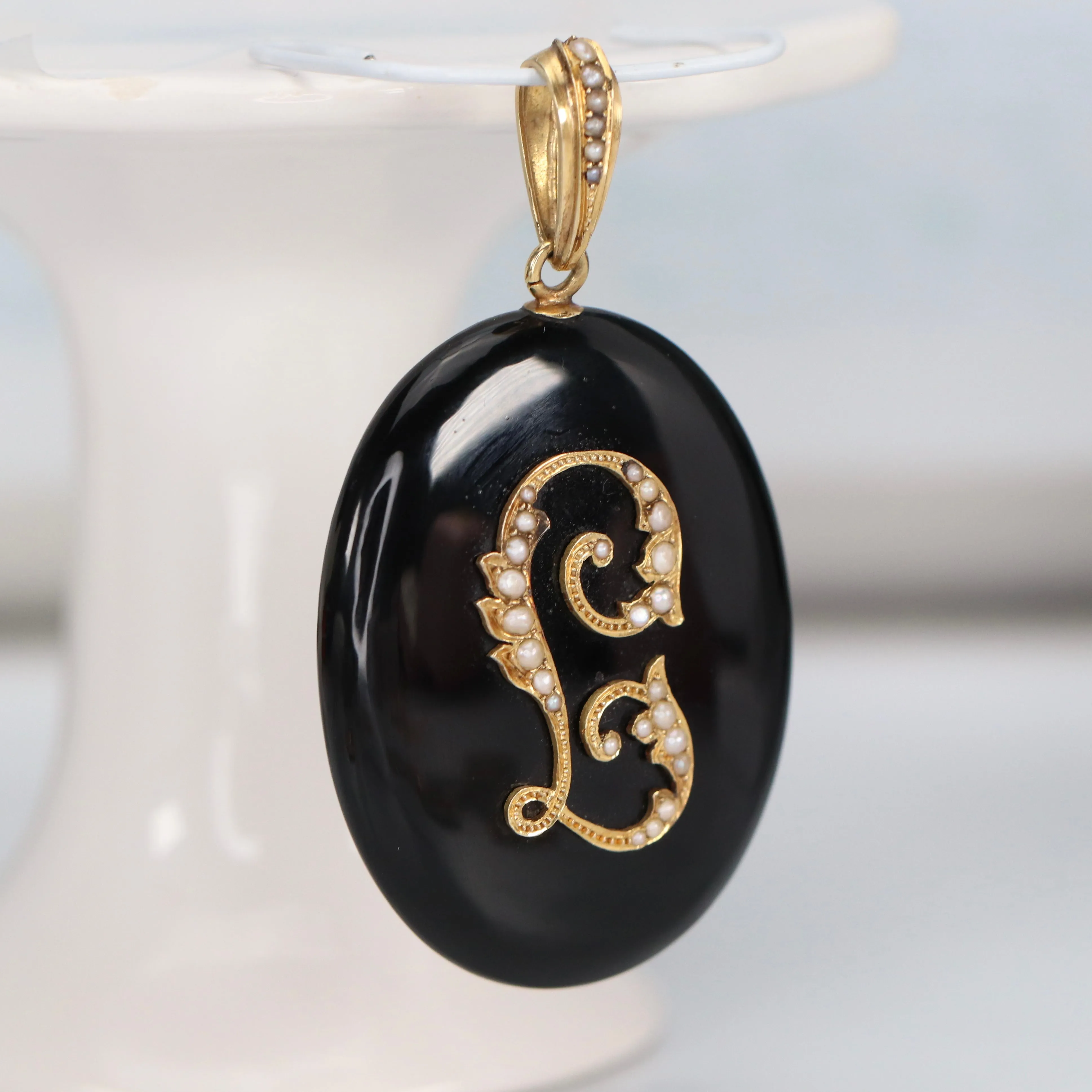 Vintage Large onyx and pearl mourning locket in 14k yellow gold